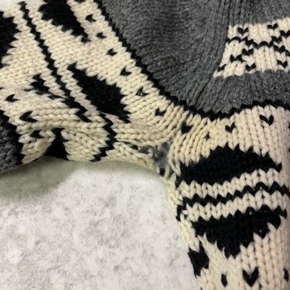 Aritzia, tna wool Aztec cowl neck sweater - Picture 4 of 5